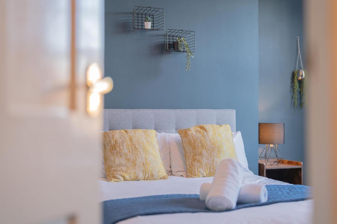 Apartment Large Apartment, Free Parking, Sleeps 10, For Contractors, Families Overlooking Royal Pavilion