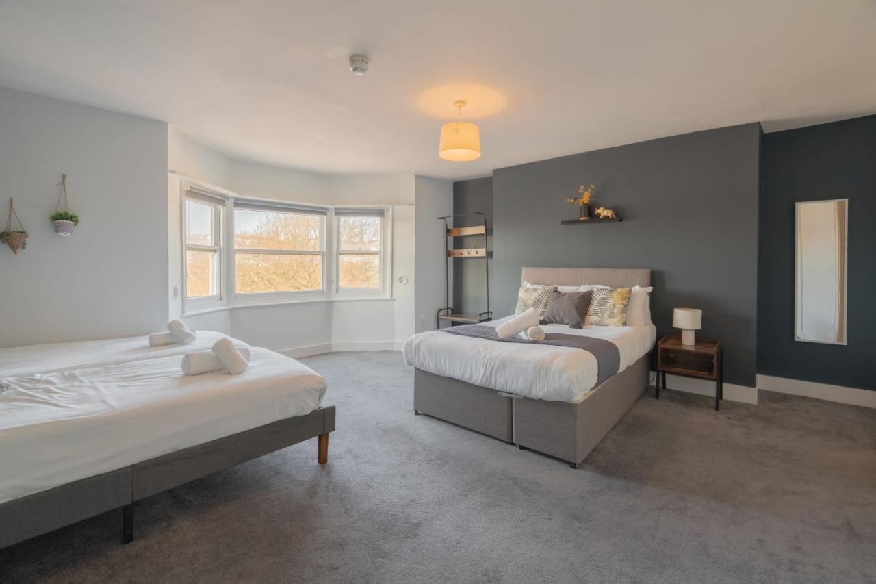 Large Apartment, Free Parking, Sleeps 10, For Contractors, Families Overlooking Royal Pavilion Apartment *