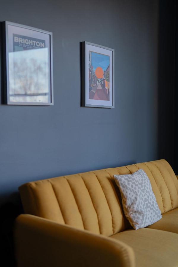 Large Apartment, Free Parking, Sleeps 10, For Contractors, Families Overlooking Royal Pavilion *