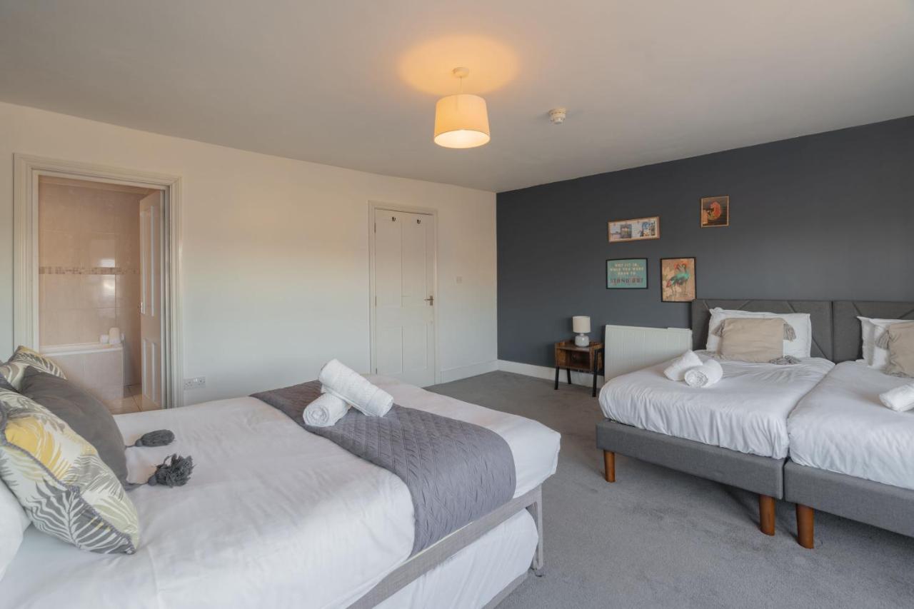 Apartment Large Apartment, Free Parking, Sleeps 10, For Contractors, Families Overlooking Royal Pavilion Brighton