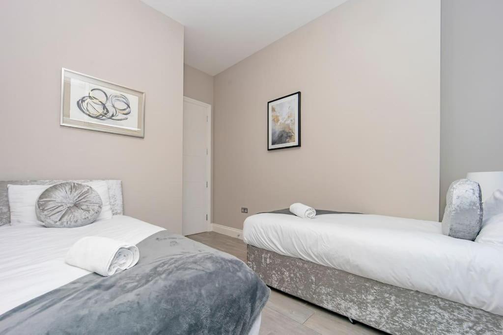 Apartment Flash Sale Centre Seafront 2 Bedroom Flat Bn1gre10 *