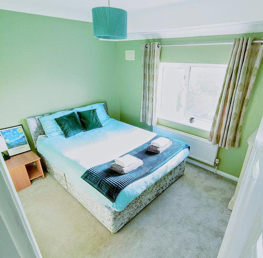 Private Entire House - 3 Bedrooms Garden Parking Brighton