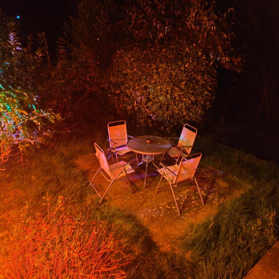 Private Entire House - 3 Bedrooms Garden Parking Holiday home