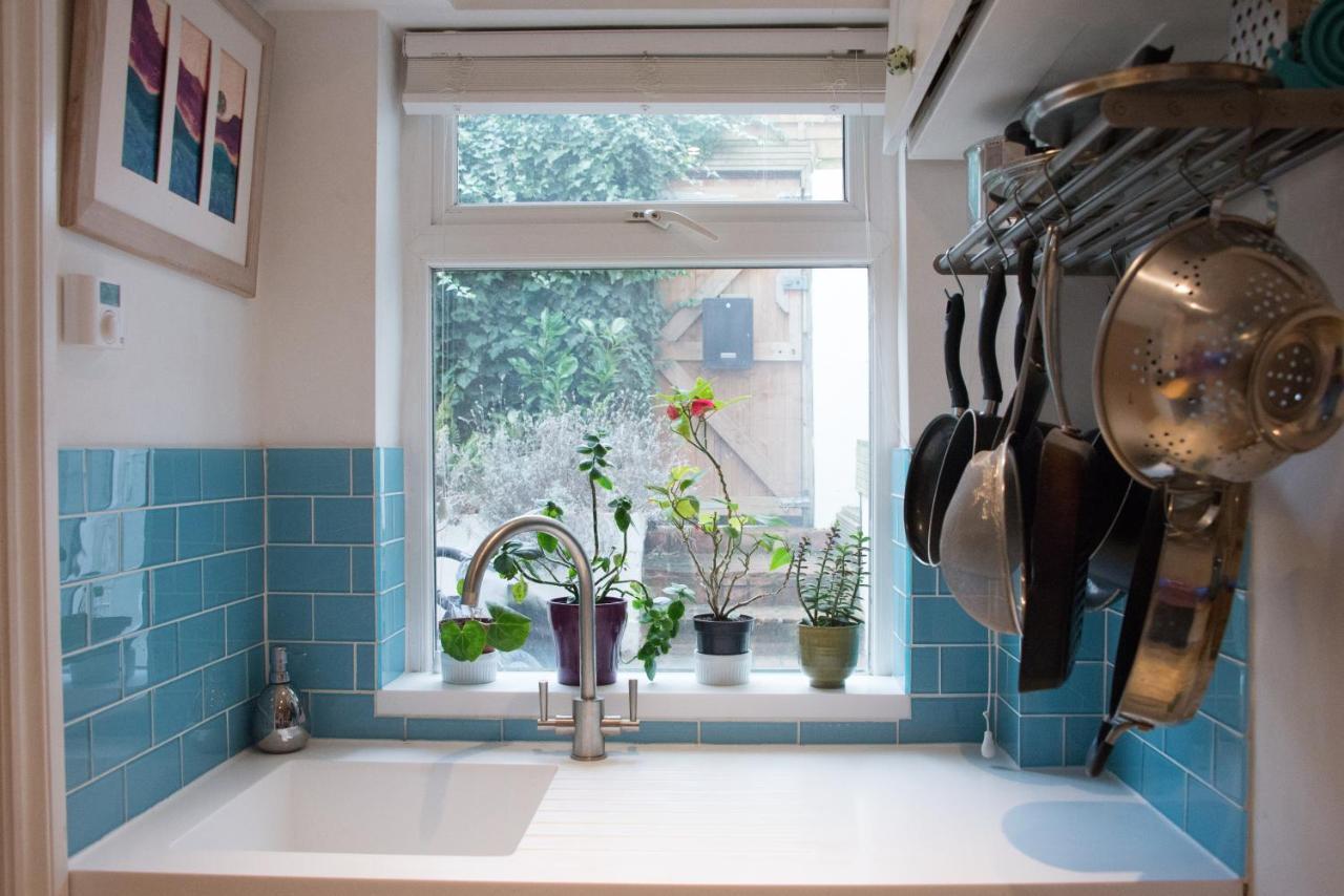 Cute & Cosy 1 Double Bedroom Garden Flat * Brighton