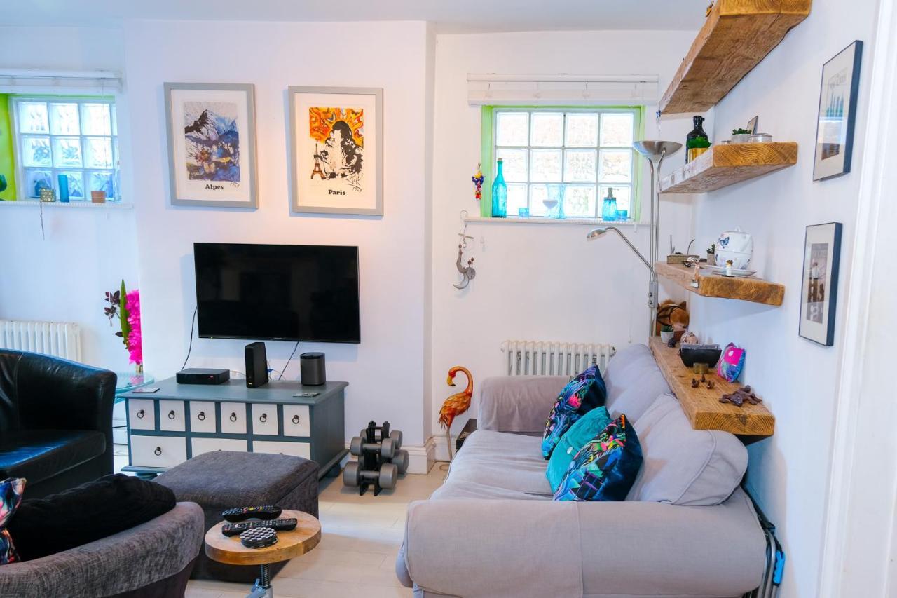Cute & Cosy 1 Double Bedroom Garden Flat