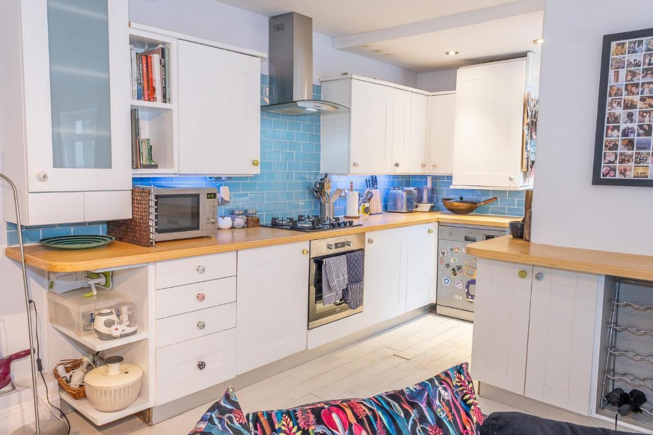 Cute & Cosy 1 Double Bedroom Garden Flat Apartment