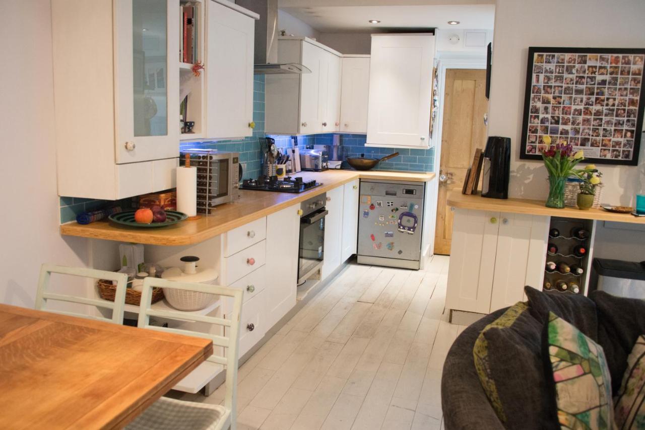 Cute & Cosy 1 Double Bedroom Garden Flat