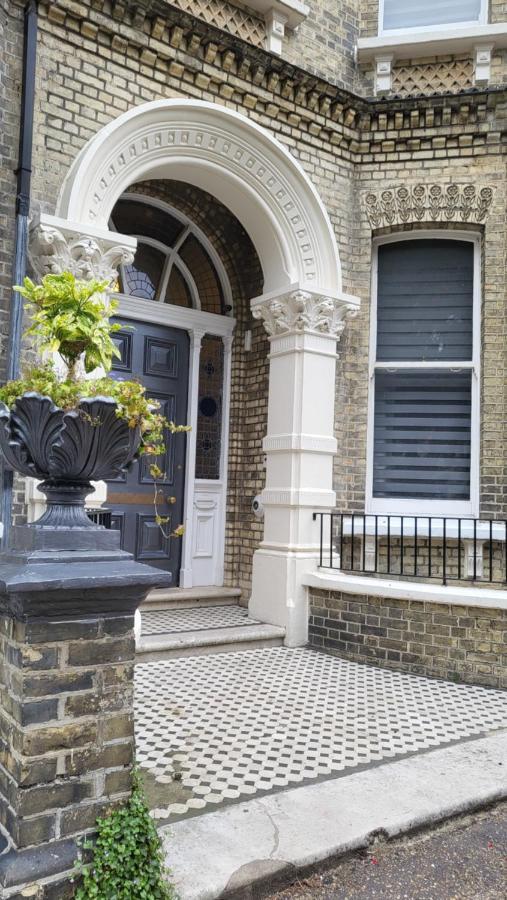 16 Big Comfy - Great Location - Free Onsite Parking - Comfy Bed Apartment Brighton