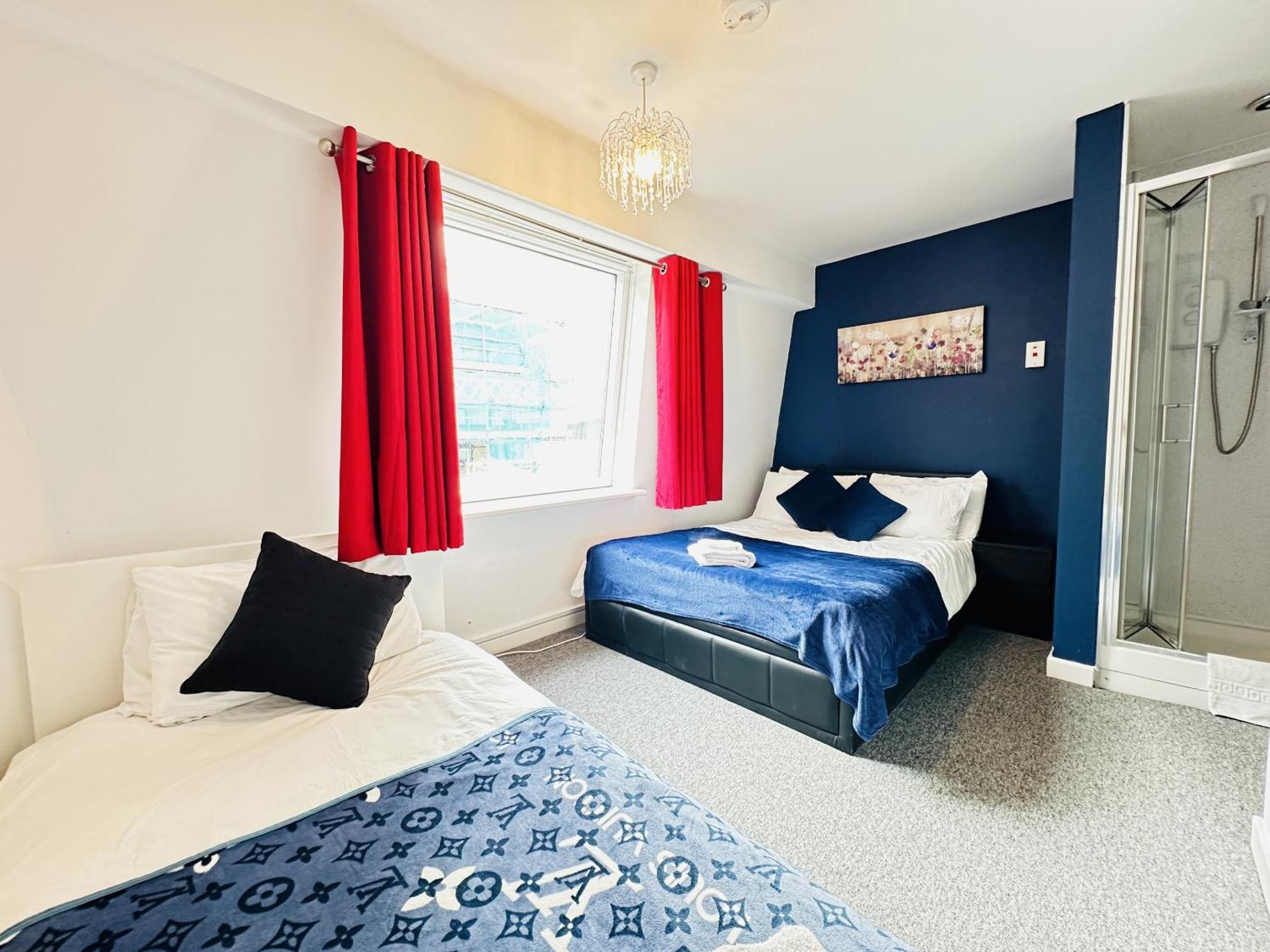 Best Location,4-Br House,Churchill Square Car Park & Sea-2 Min, Brighton Conference Centre 3 Min, Shops, Restaurants, I-360, Pier - Walking Distance Apartment Brighton
