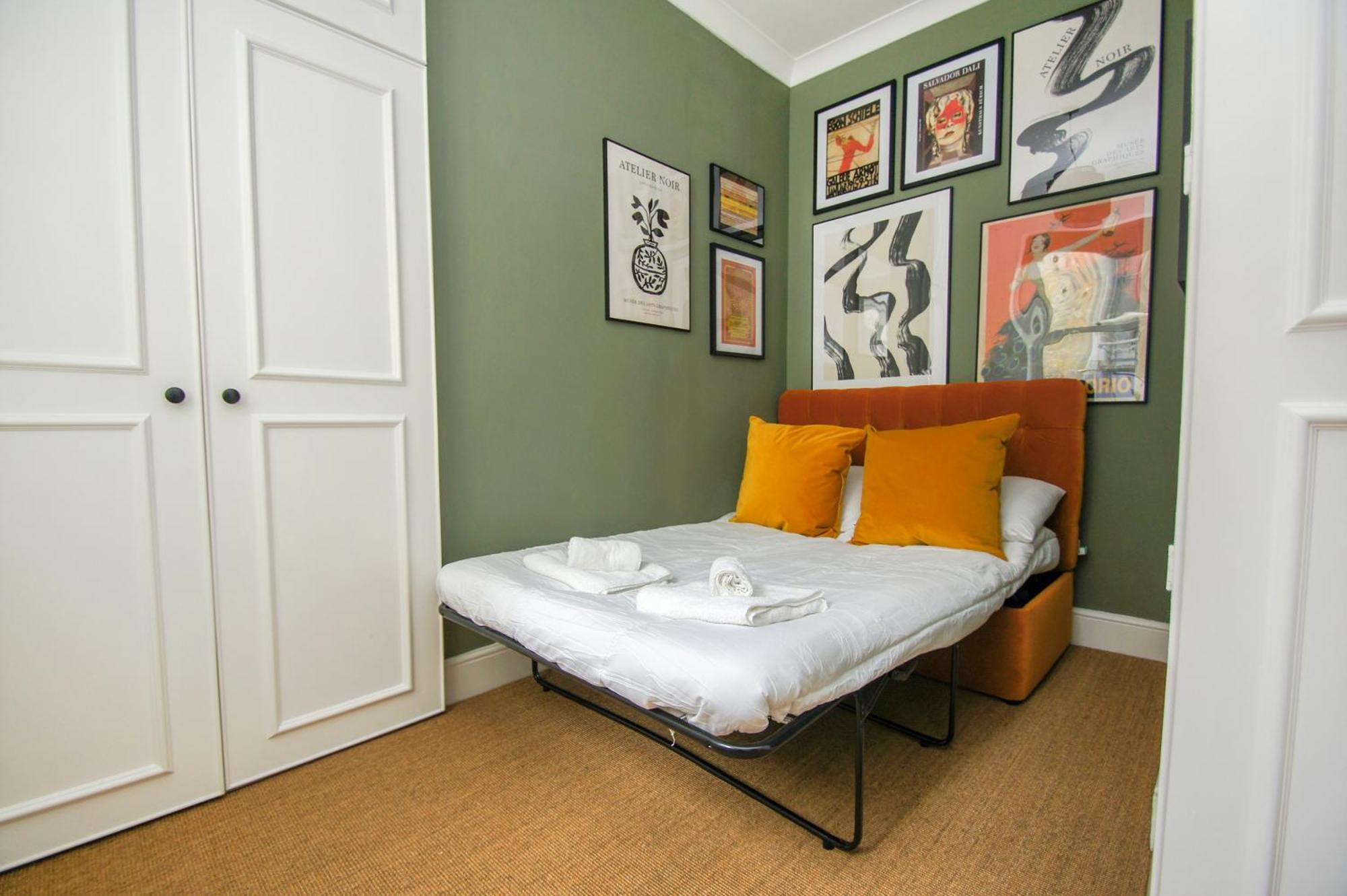 Waterloo - By Lets Apartment Brighton