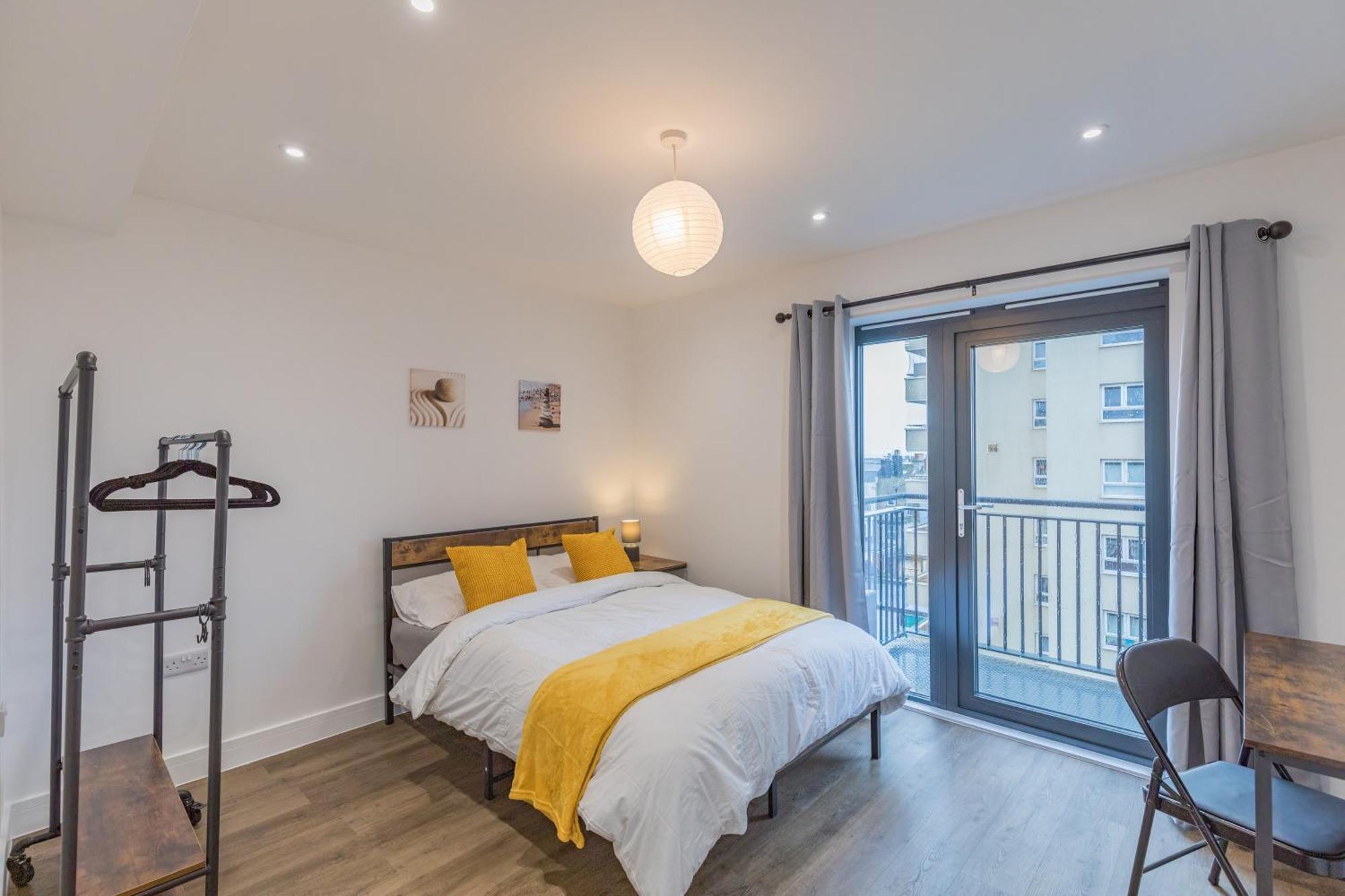 2 Bed 2 Bath Near College, Beach, Hospital - Long Offers Apartment