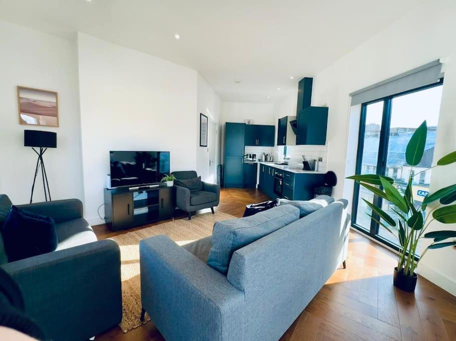 Apartment Amazing 2 Bedrooms I Station I Sleep 6