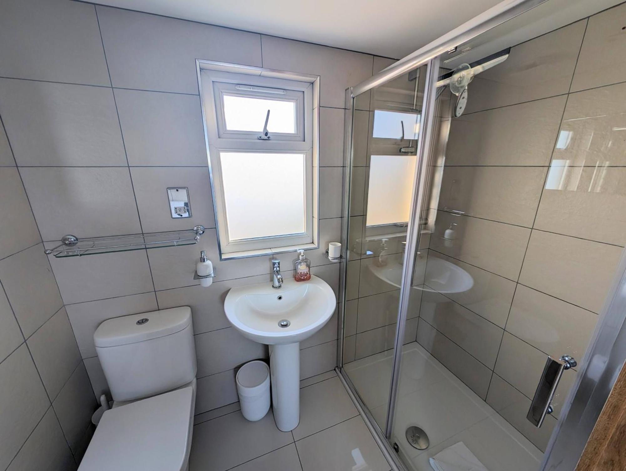 Homestay Cosy Loft Retreat, King Bed, En-suite, Kitchenette, Brighton