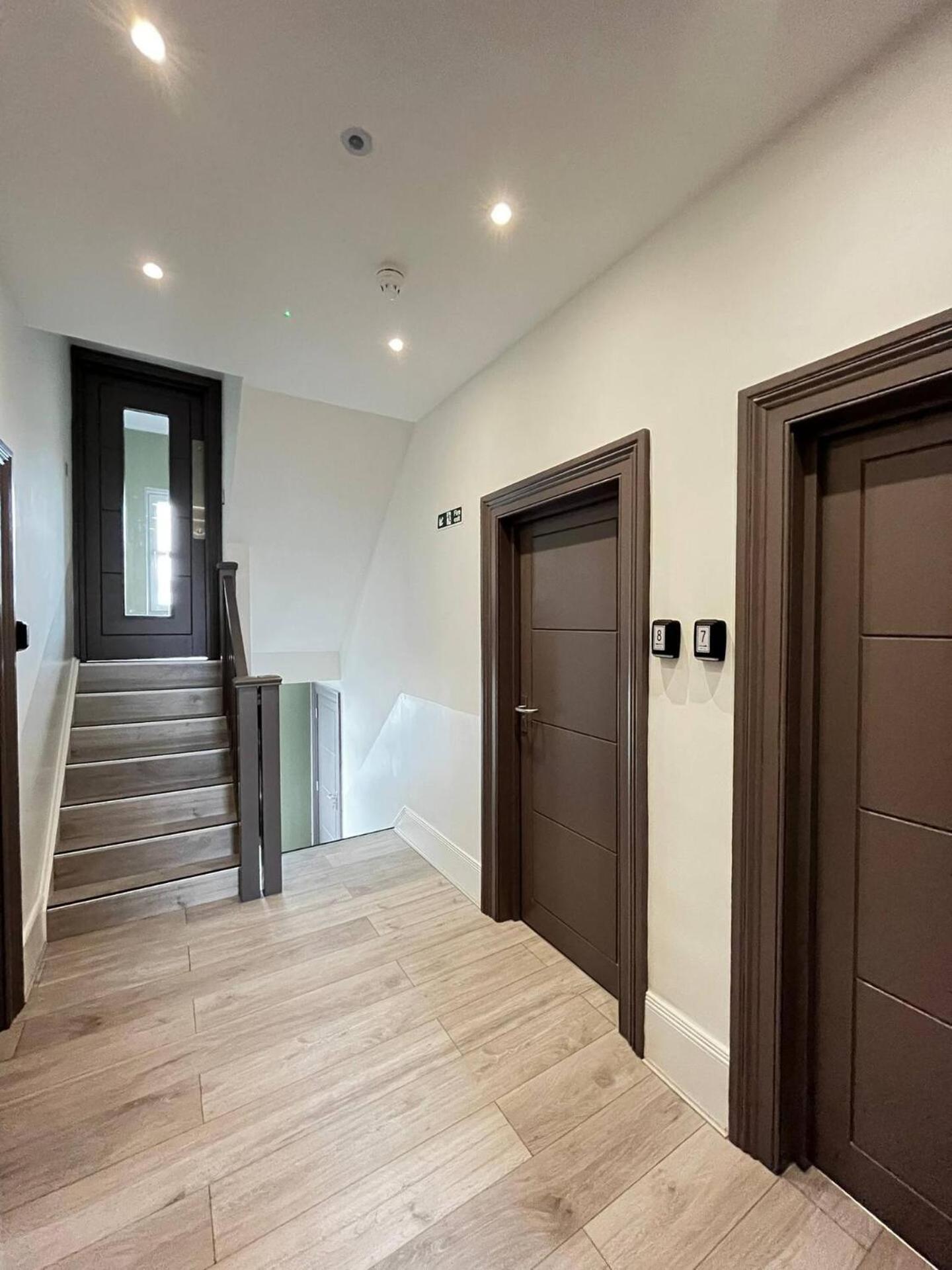 08 Beachside Beauty Steps From Cafes * Brighton