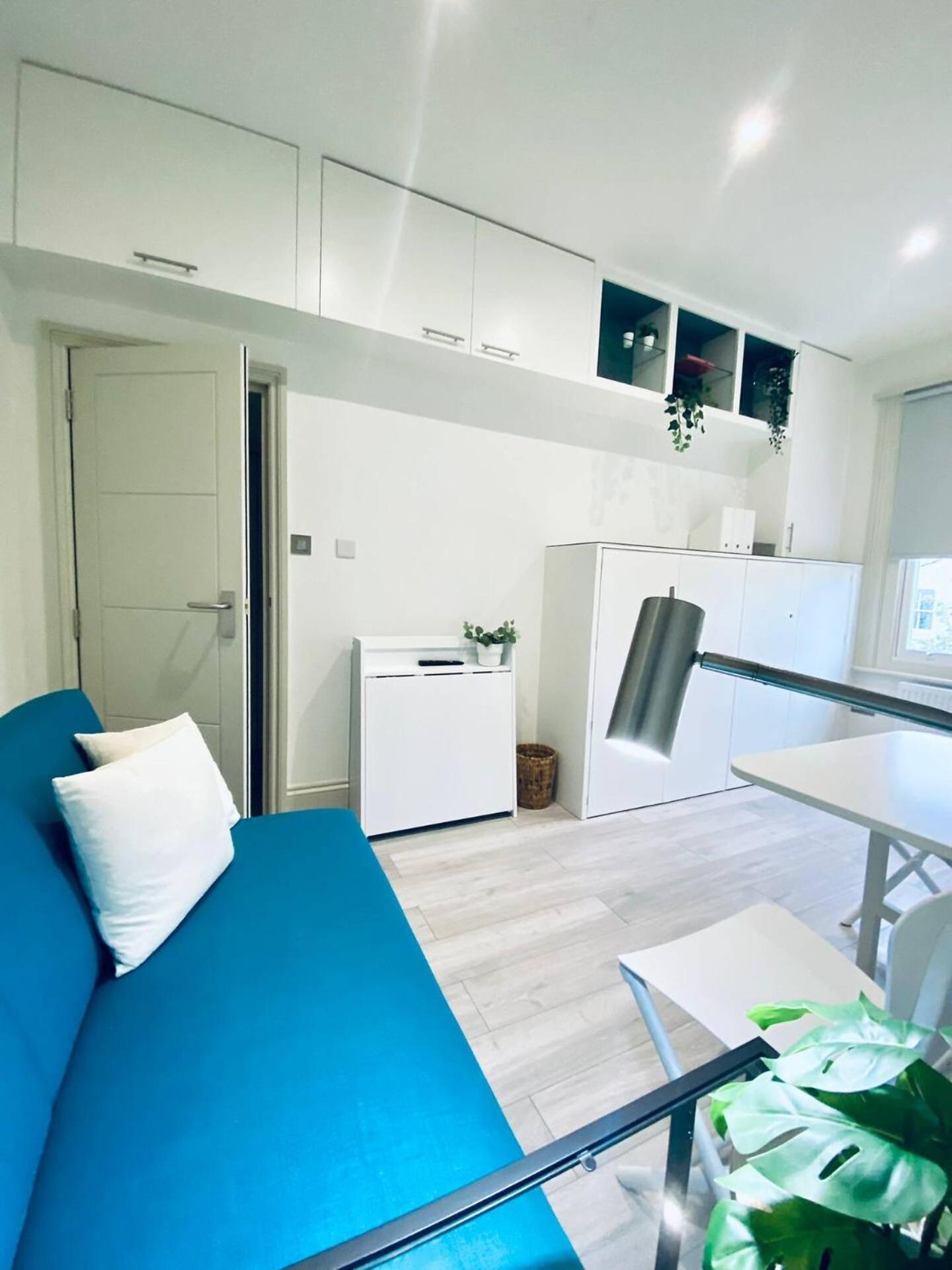 Apartment 08 Beachside Beauty Steps From Cafes *