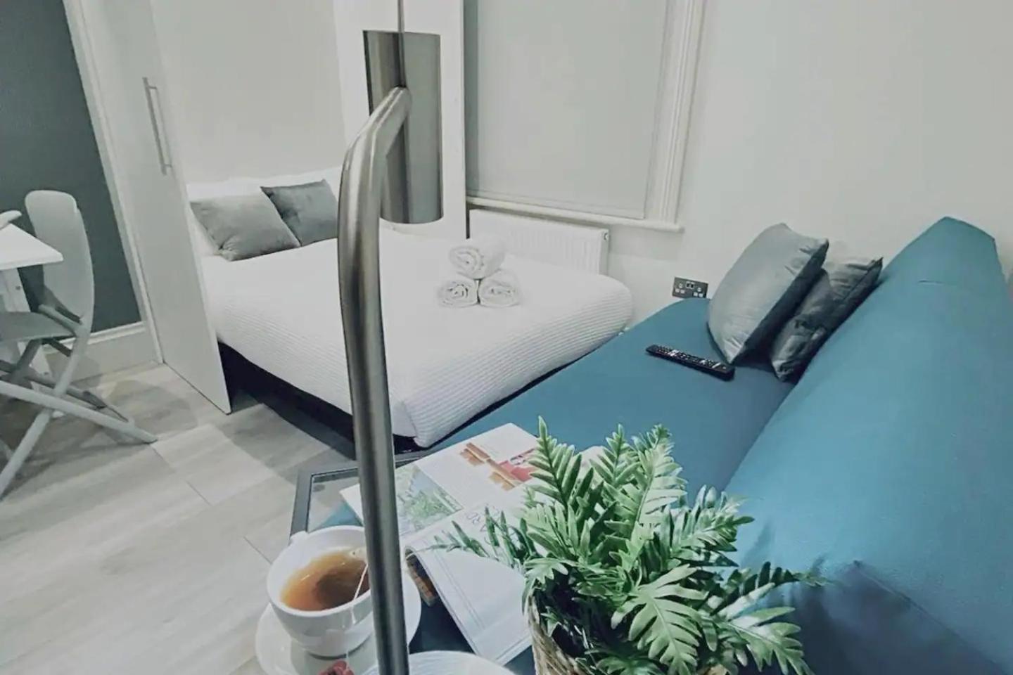 Apartment 05 Stylish Steps From Sea, Bars & Promenade Brighton