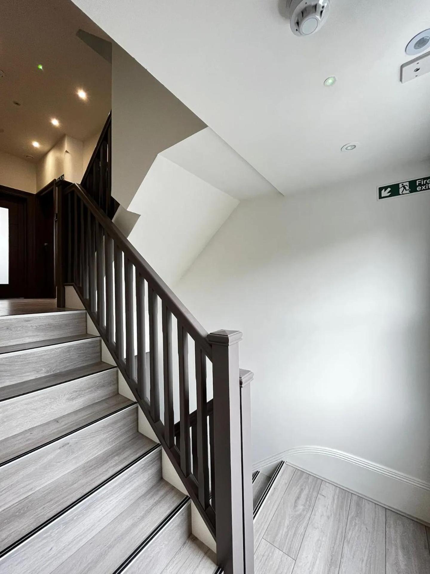 05 Stylish Steps From Sea, Bars & Promenade