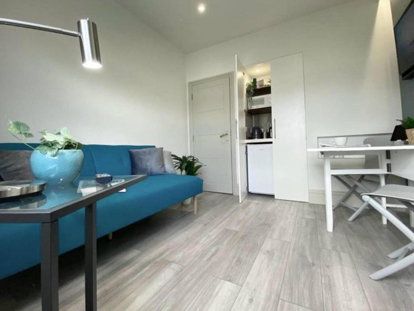 Apartment 05 Stylish Steps From Sea, Bars & Promenade Brighton