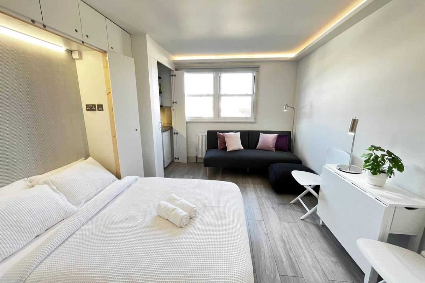 12 Luxury Living Chic Steps From Brighton