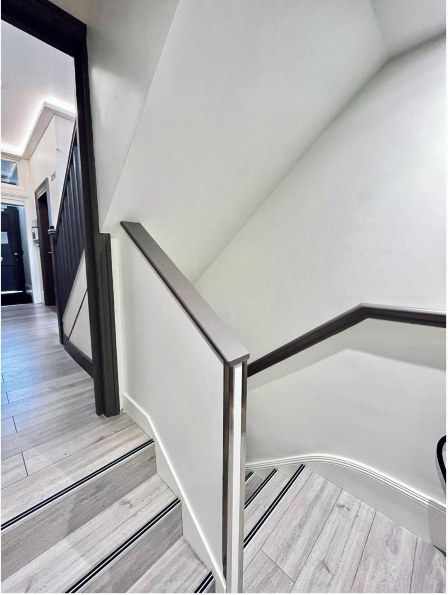 12 Luxury Living Chic Steps From * Brighton