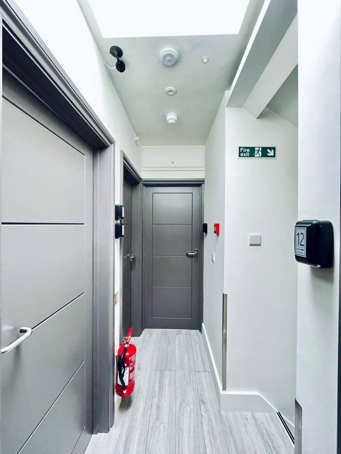 12 Luxury Living Chic Steps From Brighton
