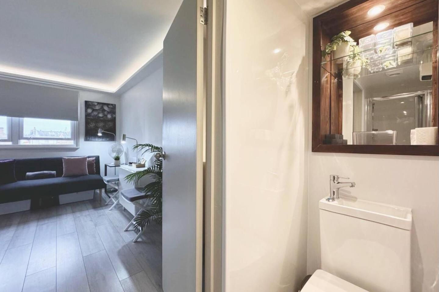 12 Luxury Living Chic Steps From