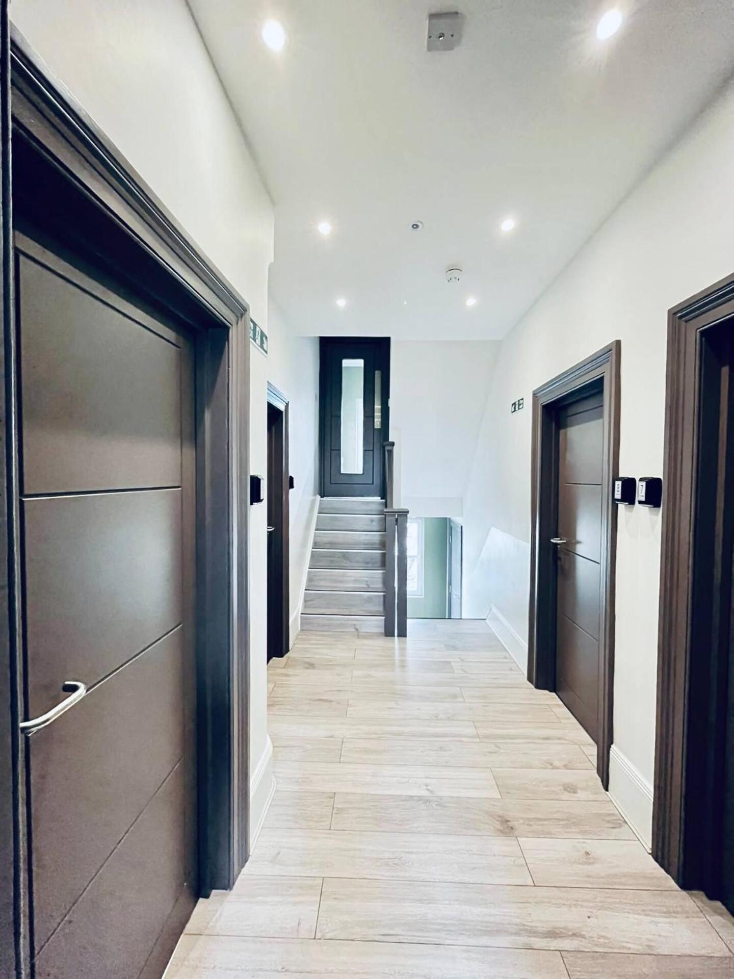 12 Luxury Living Chic Steps From * Brighton