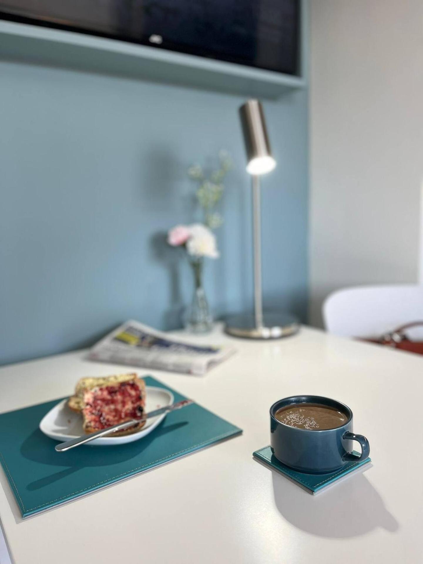 09 Stylish Steps From Sea & Promenade Apartment Brighton