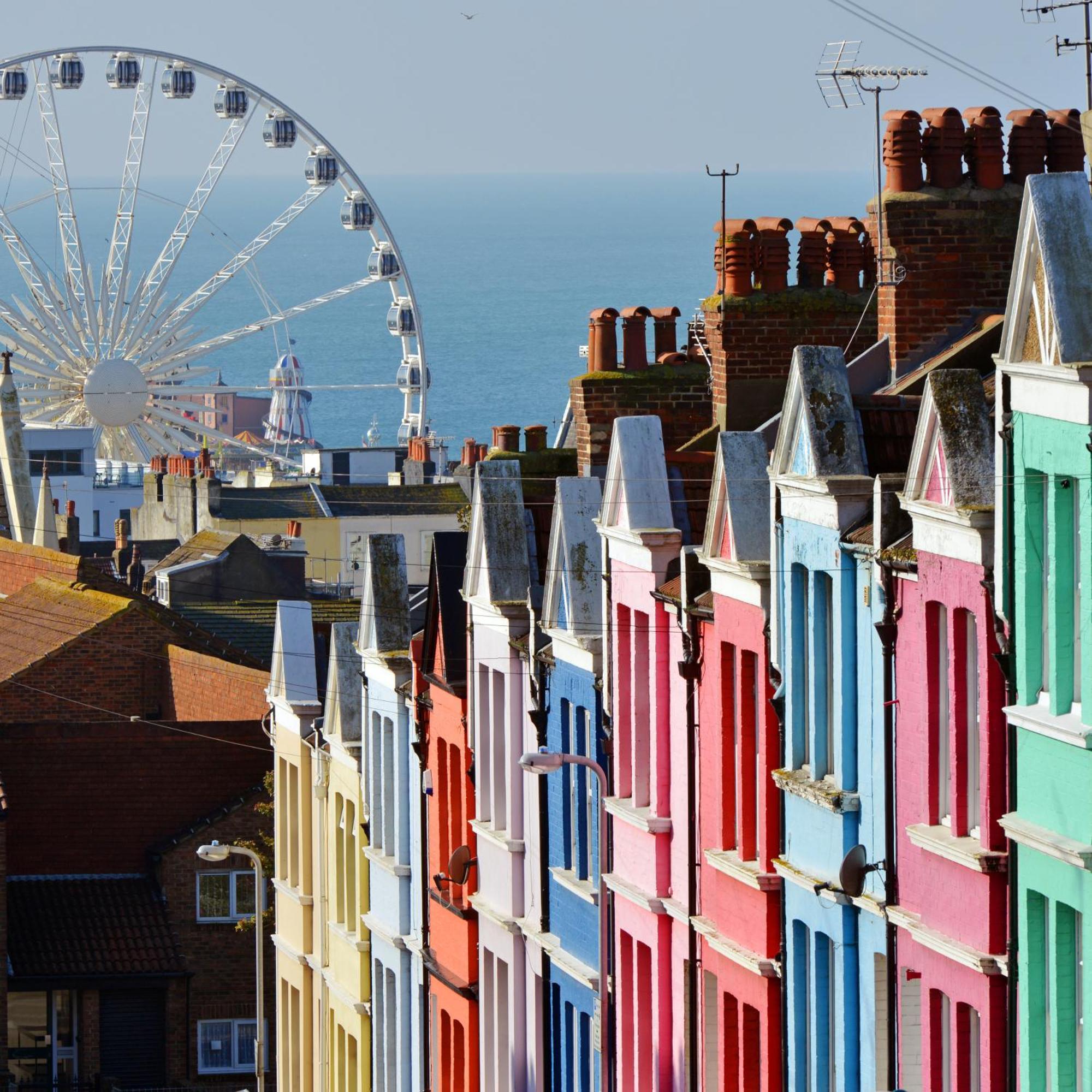 Central - 5 Min Walk From Beach And Pier And Within Walking Distance Of The Train Station - Sleeps Up To 6 Guests!