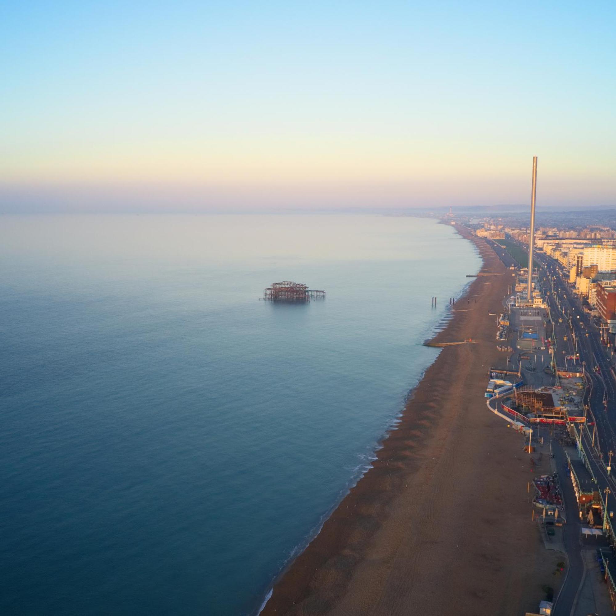 Central - 5 Min Walk From Beach And Pier And Within Walking Distance Of The Train Station - Sleeps Up To 6 Guests! Brighton