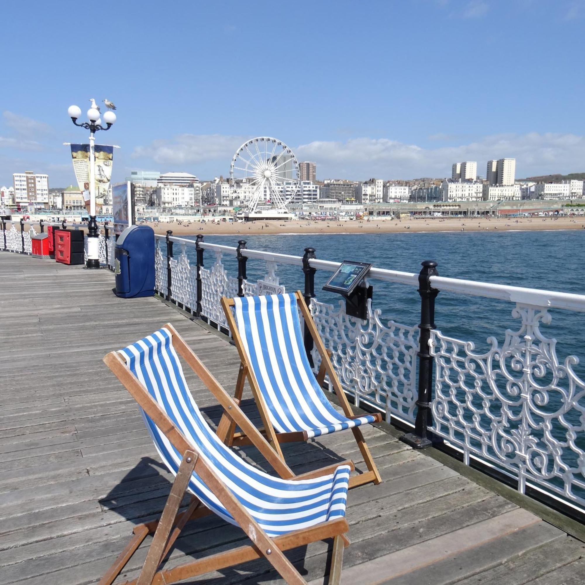 Central - 5 Min Walk From Beach And Pier And Within Walking Distance Of The Train Station - Sleeps Up To 6 Guests! Apartment