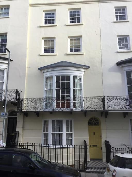 Seaside Garden Flat In Town Apartment *
