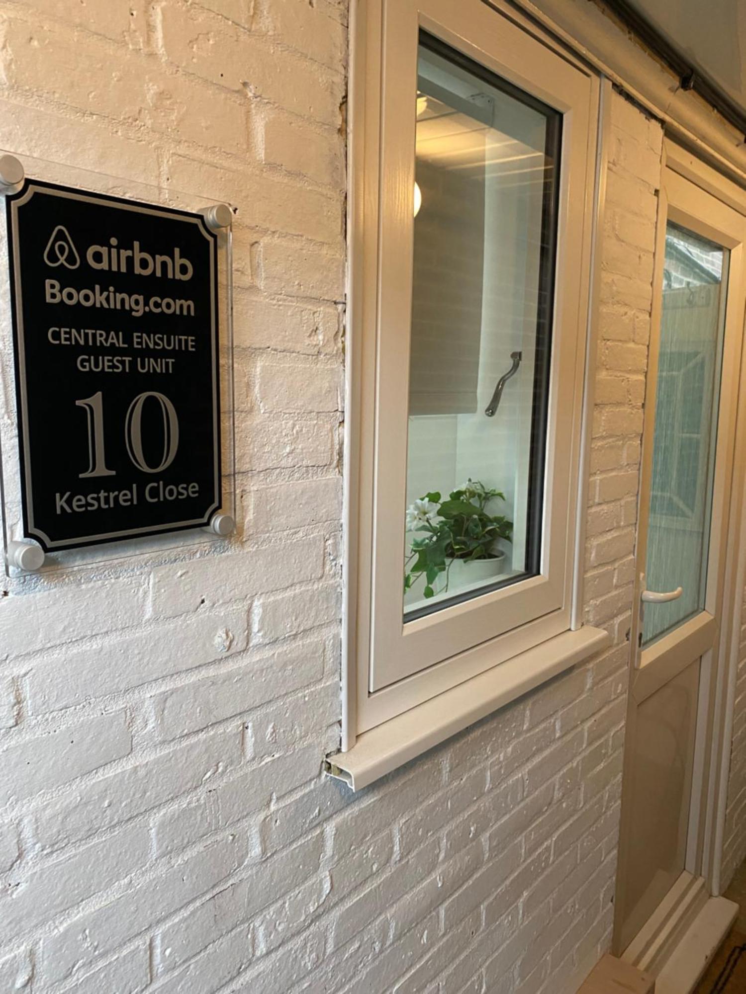 Ensuite Guest Unit With Ac And Free On-street Parking *