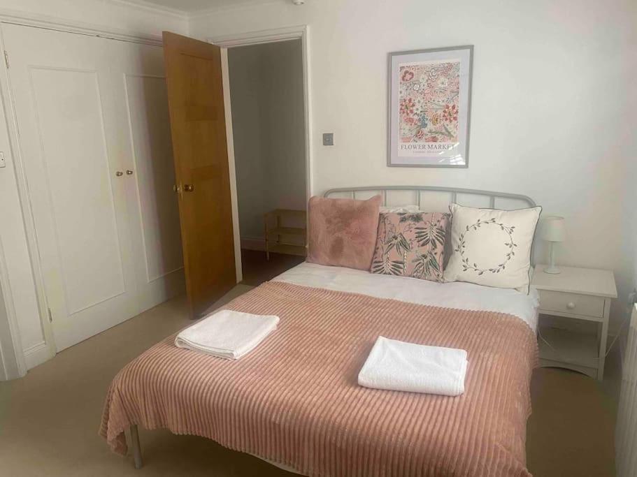 Seaside With Free Parking Apartment *