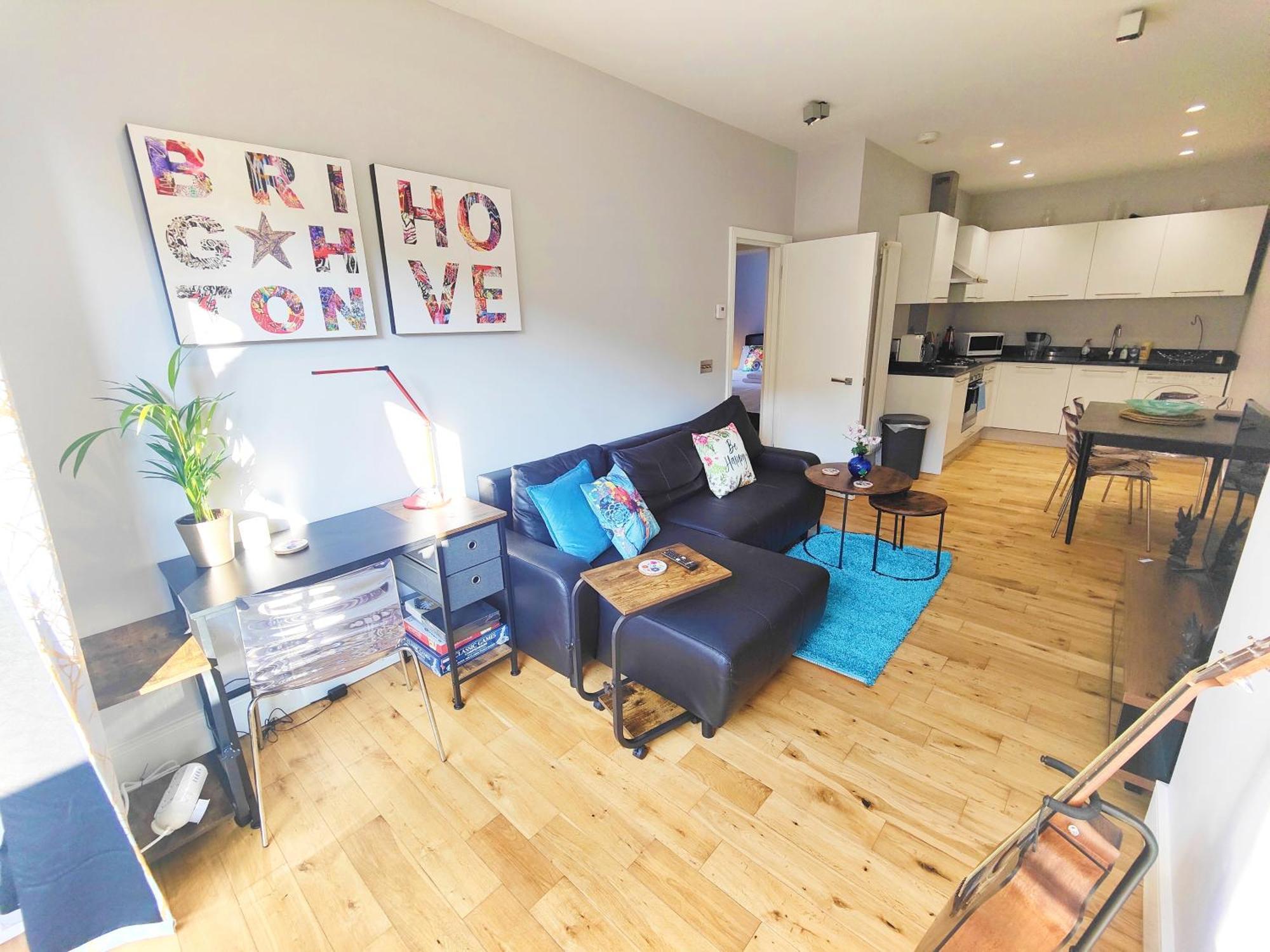 Modern Patio Apartment *