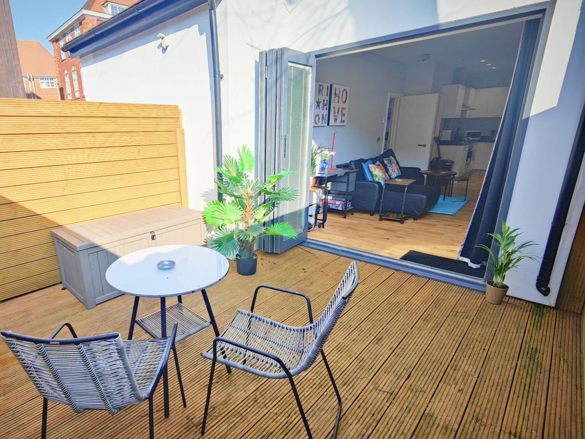 Modern Patio Brighton