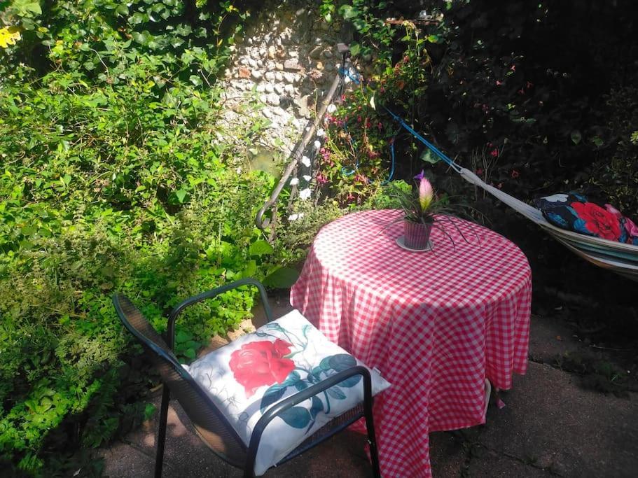 Cosy 1 Bedroom With Garden 2 Min From Seafront