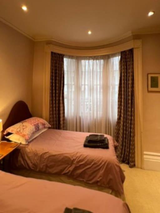 Seaside Garden Flat In Town Apartment