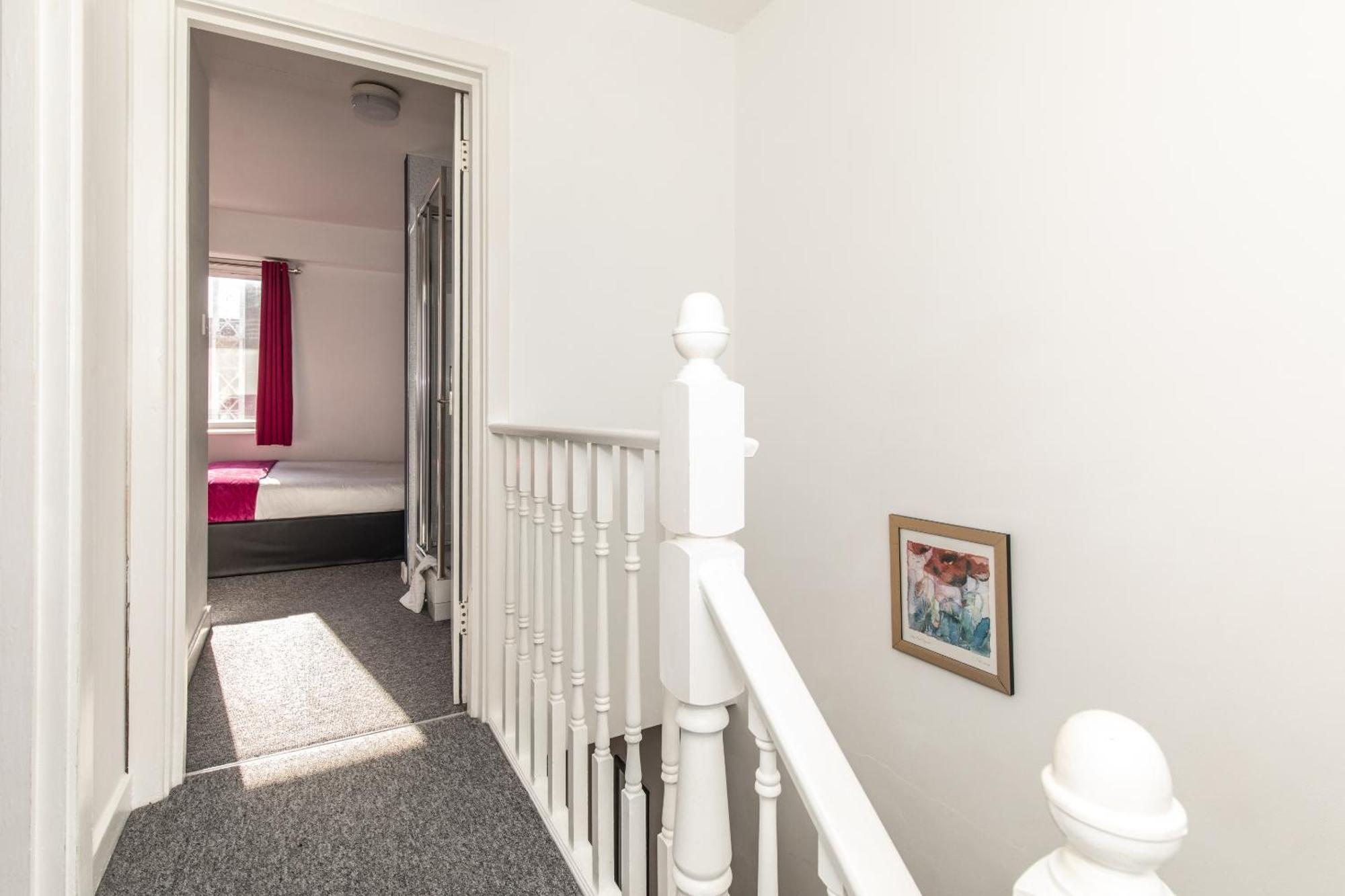 Best Location,4-Br House,Churchill Square Car Park & Sea-2 Min, Brighton Conference Centre 3 Min, Shops, Restaurants, I-360, Pier - Walking Distance