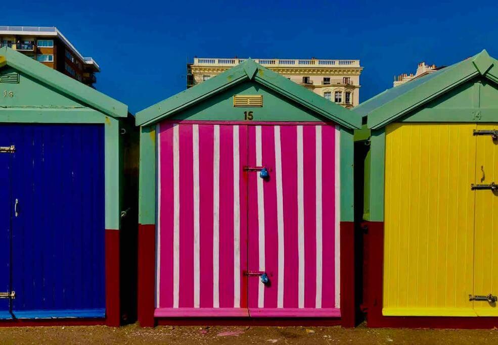Large 2 Bedroom Private With Parking & Hut