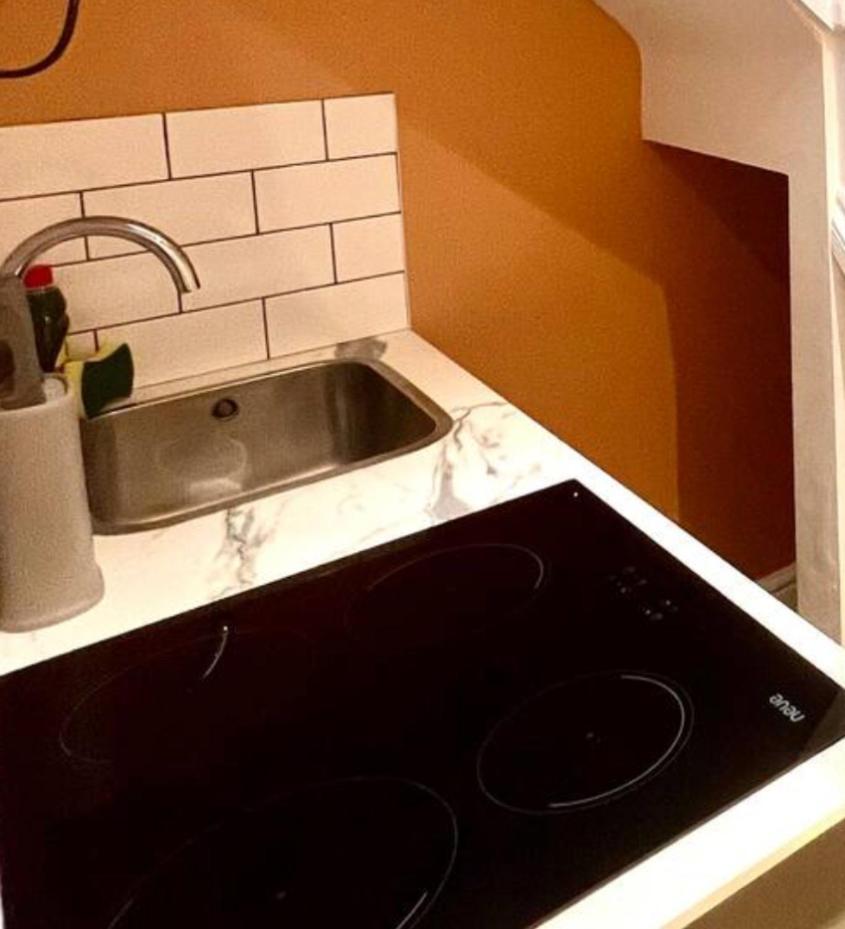 Flash Sale Train Station Bn137che02 Apartment Brighton