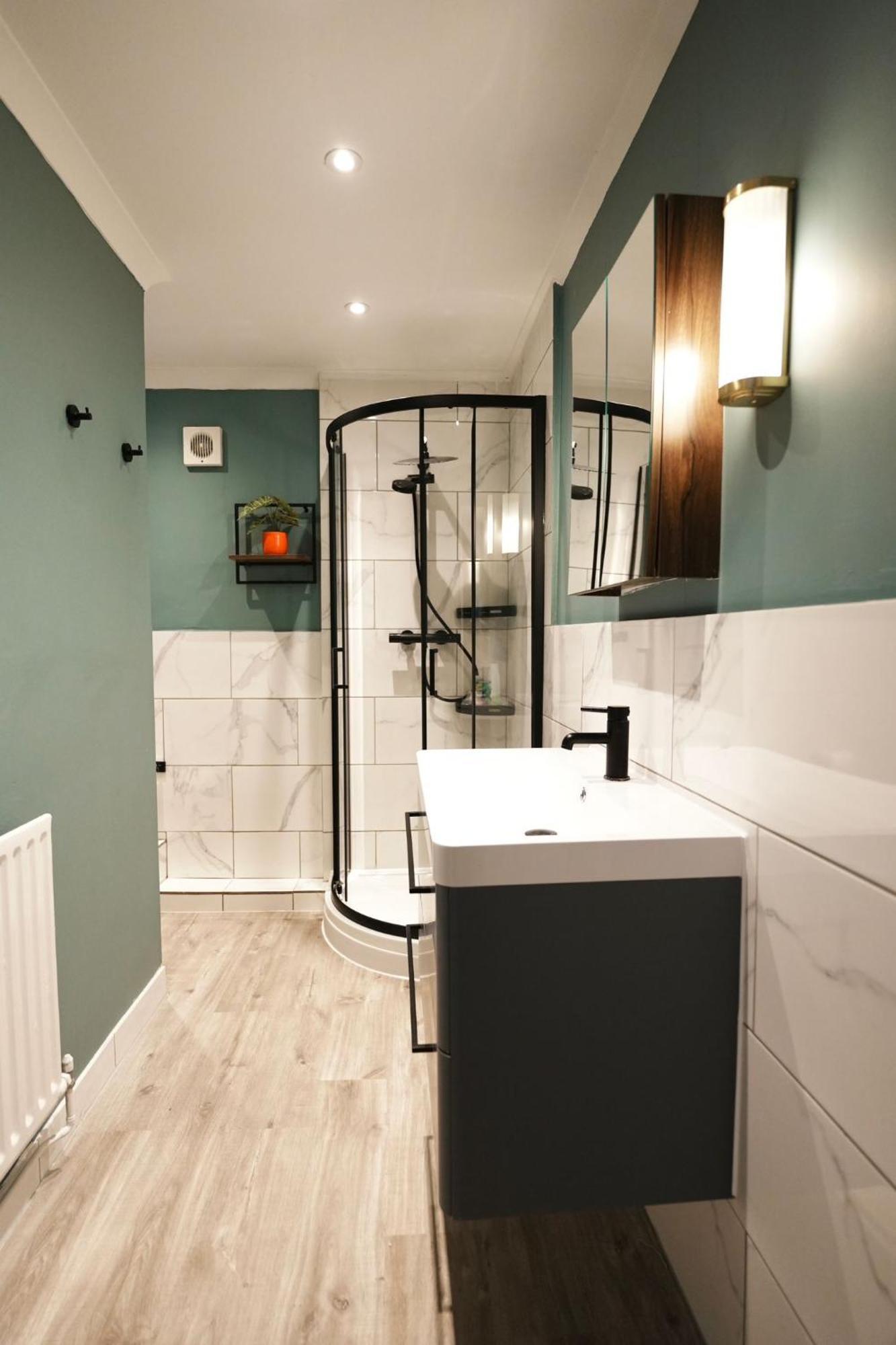 Flash Sale Train Station 2 Bedroom Flat Bn112stg Brighton