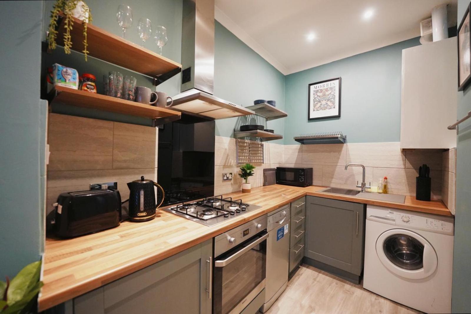 Flash Sale Train Station 2 Bedroom Flat Bn112stg Apartment *
