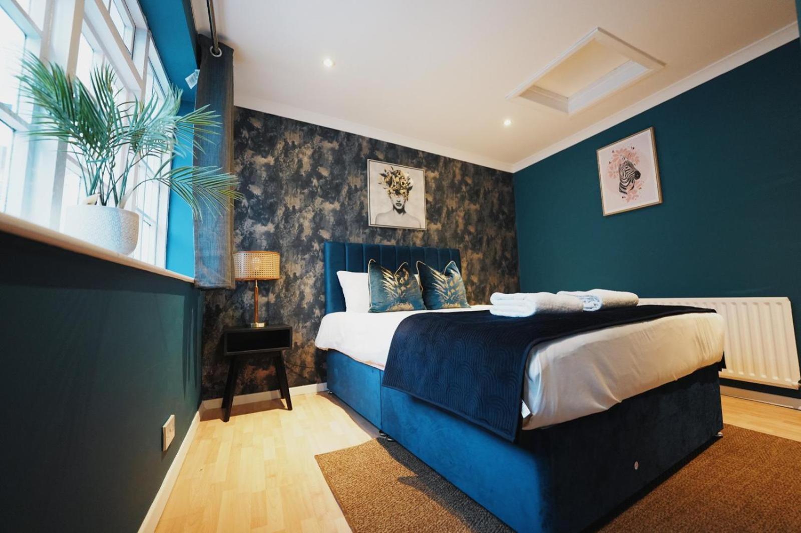 Apartment Flash Sale Train Station 2 Bedroom Flat Bn112stg *