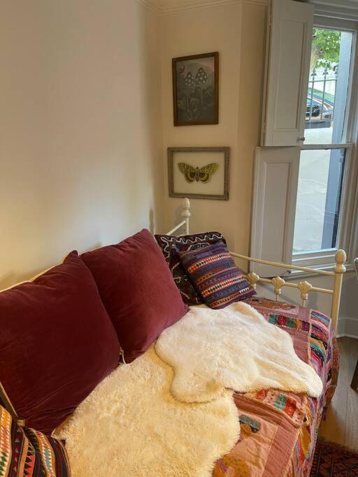Homely Garden Apartment, Newly Refurbished - Sleeps Four