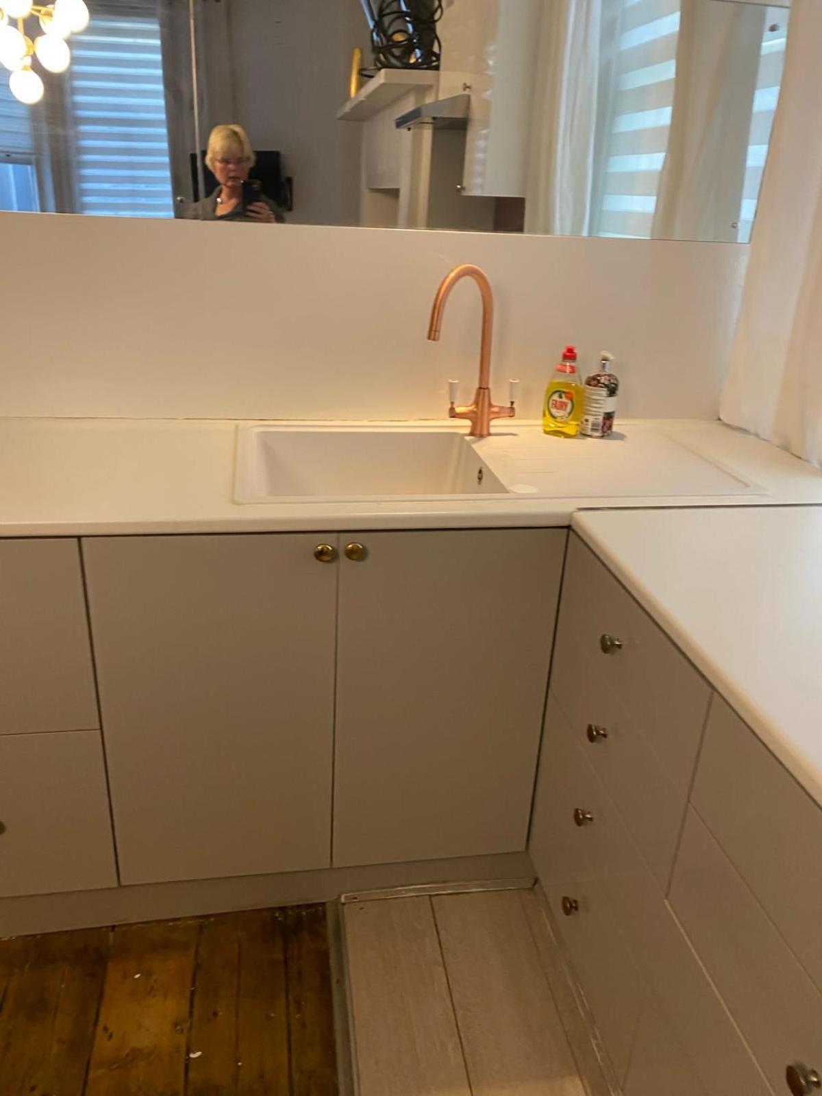 Apartment 2 Large One Bed - Prime Location - Quiet & Comfortable - Garden Access *
