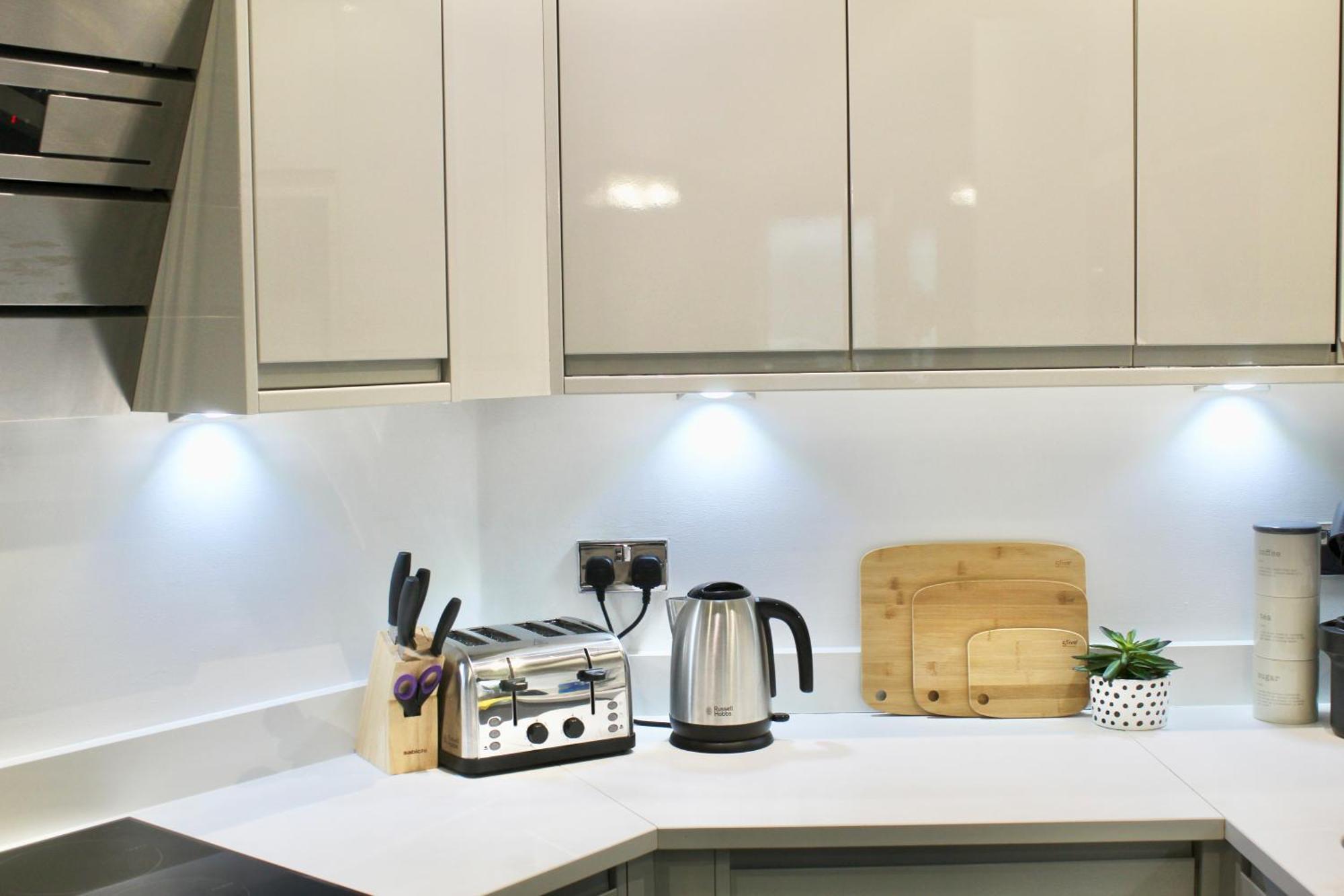Central - 5 Min Walk From Beach And Pier And Within Walking Distance Of The Train Station - Sleeps Up To 6 Guests! Apartment Brighton