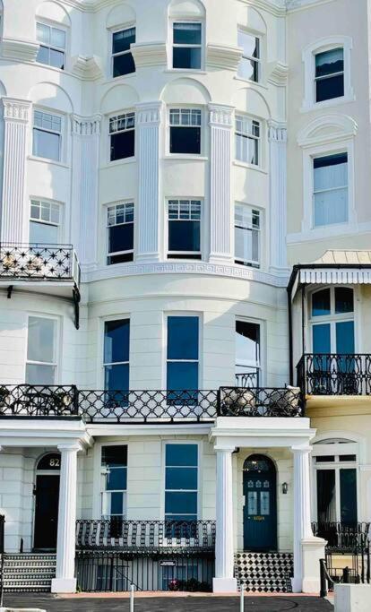 Apartment Seaside Getaway *