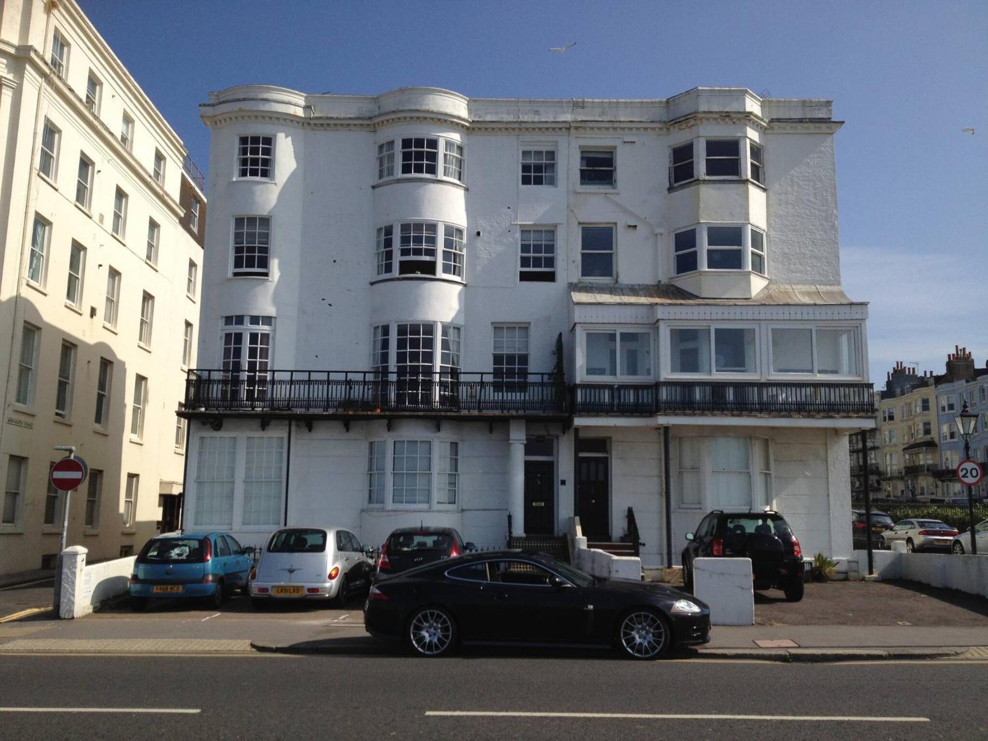 Apartment Seaview Regency With Private Parking