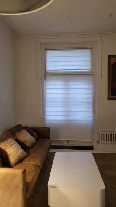 3 Garden One Bed Flat - Great Location - Free Onsite Parking - Private - Comfortable * Brighton